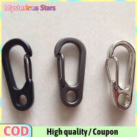 ดาวลึกลับ【คลังสินค้าพร้อม】กลางแจ้งมินิแบบพกพา Carabiner ตะขอสแตนเลสพวงกุญแจหัวเข็มขัดปล่อยพวงกุญแจเต็นท์ฤดูใบไม้ผลิ Snap Hook