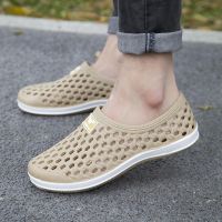 Crocs mens summer 2023 new outdoor beach slippers sports wear-resistant wading toe-toe sandals deodorant rain boots 【JYUE】