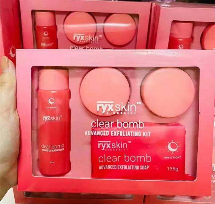 Beauty Vault Glass Skin Essentials Rejuvenating Set / Clear Bomb