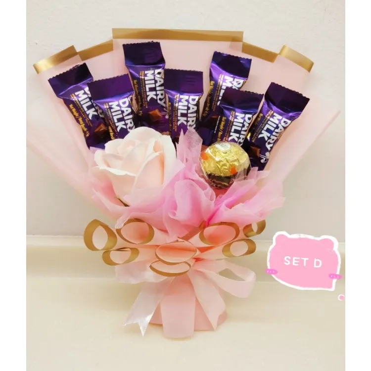 Set Mini Bouquet Cadburry Coklat Balloon, Hobbies & Toys