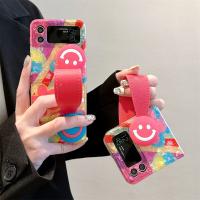 เคสโทรศัพท์ภาพดอกไม้สายรัดข้อมือยิ้มน่ารักสำหรับ Samsung Galaxy Z Flip 4 3 Z Flip3 Flip4 5G เคสป้องกันซิลิโคนแฟชั่น