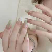 [COD] One-second wearing practice armor nail piece natural clear green gradient manicure patch shiny fragments fake nails