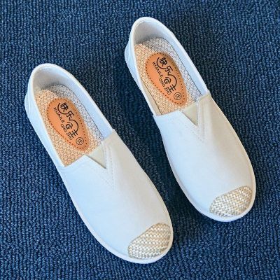 [ส่งเร็วพิเศษ!] รองเท้านักเรียนสีขาวแบบสวมรองเท้าสุภาพสตรีรองเท้าลำลองแบนนุ่มพื้นรองเท้าแฟชั่นฤดูร้อนรองเท้าผ้าใบ