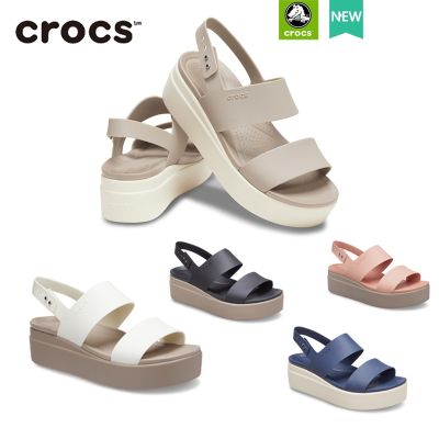 crocs แท้ WOMEN’S CROCS BROOKLYN LOW WEDGE รองเท้าส้นหนา รองเท้าเพื่อสุขภาพผู้หญิง