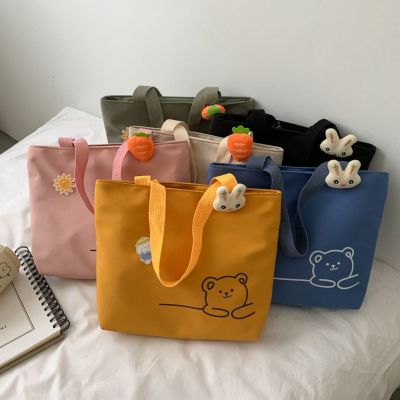 THERYE Tas Kosmetik รูปหมีน่ารักพร้อมตุ๊กตา2ชิ้นของเล่นกระเป๋าใส่โทรศัพท์กระต่ายกระเป๋าการ์ตูนกระเป๋าสะพายไหล่กระเป๋ากระเป๋าผ้าใบของผู้หญิง