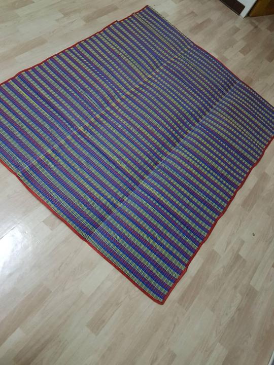 เสื่อพลาสติกสาน-135x170-cm-เสื่อพลาสติกสาน-พกพา-พับได้-7คืบ