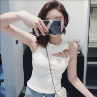 Ar Shop-รุ่น-412 เสื้อกล้ามไหมพรมคอกลมทรงรัดรูปสไตล์เกาหลี ใช้ห่วงแต่งช่วงอก แขนกุดสำหรับผู้หญิง(พร้อมส่ง/จากไทย)