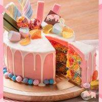 ? CANDY CAKE เค้กบัตเตอร์ ครีมสีรุ้ง รสวนิลลา ราดด้วย white chocolateตกแต่ง sweet treats  สั่งล่วงหน้า2-3วัน ส่งLalamove เค้กวันเกิด เค้ก