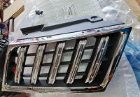 กระจังหน้า Pajero sport 2009-13 *แท้ ศูนย์ ฝั่งฃวา 7450A570 62232L GRILLE,RH พร้อมหมุดยึด 2 ตัว ติดตั้ง เองได้ง่าย