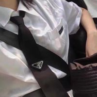 top●European and American version of the new Prada tie inverted triangle bow tie inverted triangle standard tie men and women with leisure suit shirt tie