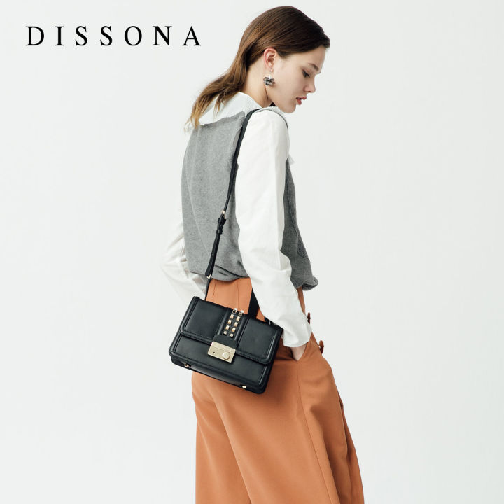 dissona chain sling bag