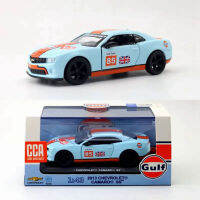 A1:43 2013 Chevrolet Camaro SS Gulf Oil Series จำลอง Diecast รุ่นดึงกลับเปิดประตูคอลเลกชันเด็กของเล่น GiftsM