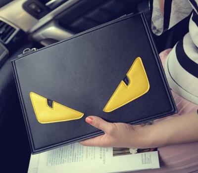 กระเป๋าตอกหมุดแฟชั่นกระเป๋าคล้องแขนผู้ชายคลัทช์ใหม่เกาหลีกระเป๋ากระเป๋าเอกสารตอกหมุด (สีดำ)