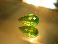 พลอยเพอริดอท  (GREEN  PERIDOT ) 12 กะรัต (Cts.克拉) สังเคราะห์เนื้อ   20X11 มม (1 เม็ด) ROYAL PERIDOT Gemstone 20X11 MM BRIOLETTE Shape