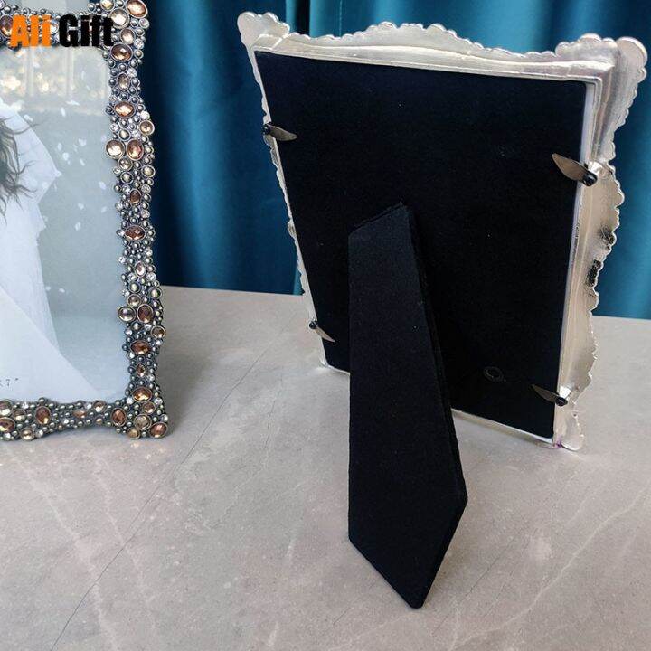 7-inch-metal-photo-frame-pearl-crystal-table-retro-european-style-wedding-photo-exquisite-luxurious-and-elegant-photo-studio