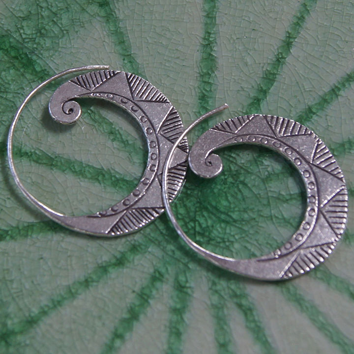 earrings-thai-design-silver-karen-hill-tribe-best-ลวดลายสวยงาม-ตำหูเงินกระเหรี่ยงทำจากมือชาวเขา-nice