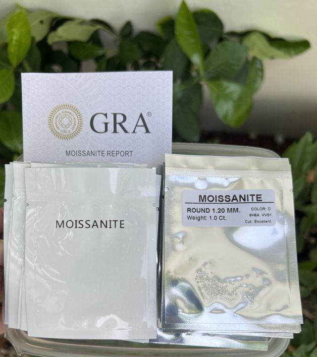 gra-mosang-diamond-เพชร-1-เม็ด-น้ำหนัก-1-ตังค์-moissanite-เพชร-โมซาไนท์-รูปร่าง-กลม-d-color-vvs1-ขนาด-1-20-มิล-mm-มี-1-กะรัต-1กะรัต-มี-125-เม็ด