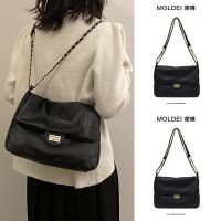 Summer black large-capacity commuting high-level sense Messenger wandering bag women 2023 new brown chain tote bag 【QYUE】