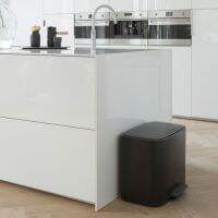 Brabantia ถังขยะ สแตนเลสแบบเหยียบทรงสี่เหลี่ยม BO Pedal Bin 2 Inner Buckets 11 + 23 L, Matt Black