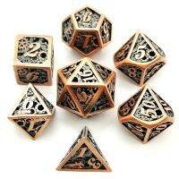 ชุดลูกเต๋า DND 7ชิ้น/เซ็ตลูกเต๋าโลหะหลายหน้า D4-d20 Dobbelstenen Dobbelsteen Dados Rpg DAyuns แบบกลวง