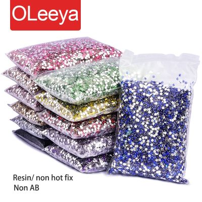 Oleeya Wholesale Flatback Silver bottom Resin Cтразы Non hotfix Rhinestones in Big Package Glitter Crystals and Strass For 네일파츠 Headbands