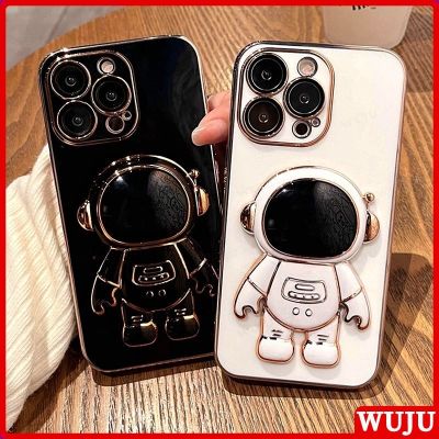 Wuju เคสโทรศัพท์มือถือ ซิลิโคน กันกระแทก ลายนักบินอวกาศ พร้อมขาตั้ง หรูหรา สําหรับ iPhone 11 12 13 14 Pro Max XS X XR 7 8 Plus SE