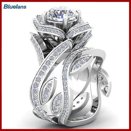 Bluelans®ขนาดแหวนนิ้วแต่งงานดอกไม้ดอกกุหลาบกลวงเพทายสีขาวหรูหราของผู้หญิง6-10
