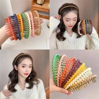 【YF】 New Women Fashion of Small Clear Frosted Acrylic Headband Korean Version Tooth Non-Slip Hairband Hair Accessories