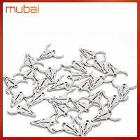 MUBAI 30pcs เงินโบราณ เครื่องรางหัววัวน่ารัก เหล็กไร้สนิม 0.550.55นิ้วค่ะ จี้สัตว์สแตนเลสพร้อมห่วง ส่องแสงระยิบระยับ เสน่ห์วัวกระทิง สาวๆ