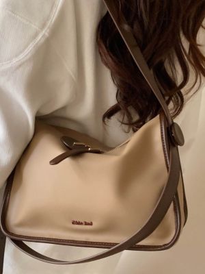 ✗ Nanfeng same style Chio2nd Oatmeal Milk Tea Messenger Bag Women 2023 New Casual Lazy Style Bag Shoulder Bag