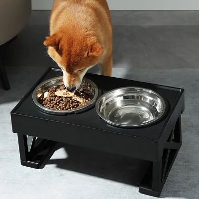 ขาตั้งโต๊ะยกกระชับเครื่องป้อนน้ำอาหารสองชั้นสำหรับสุนัขและแมวปกป้องกระดูกสันหลังส่วนคอปรับความสูงได้