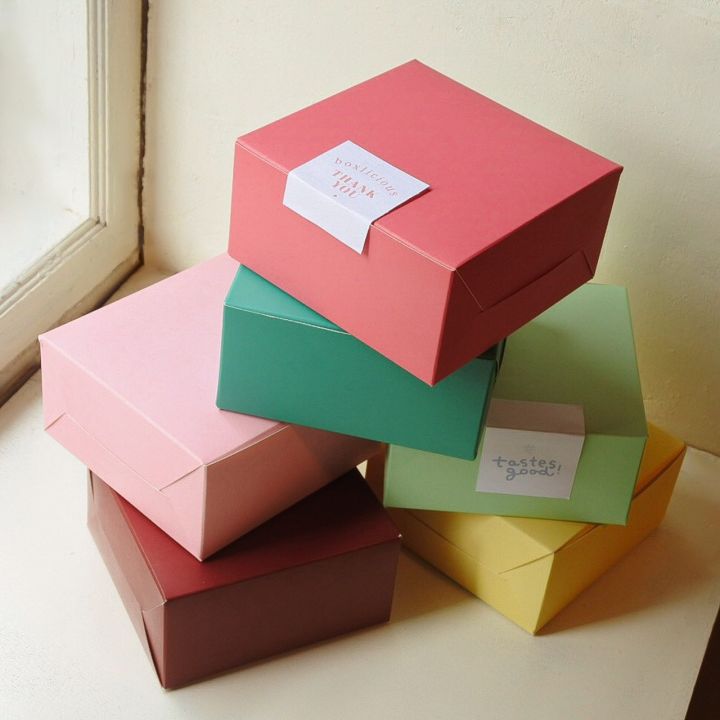 snack-box-12-7-x12-7x6-5-ซม-40ใบ-แพ็ค-ราคาส่ง-xs-กล่องสแน๊คบอค-สีพลาสเทล-กล่องขนม-กล่องเบเกอรี่-กล่องครัวซองค์-กล่องของชำร่วย-กล่อง