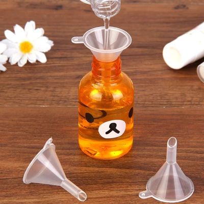 3cm 5cm Mini Plastic Funnel /Small Clear Plastic Funnel/Packaging Travel Tools for Empty Bottle Filling Perfumes Essential Oils Aromatherapy
