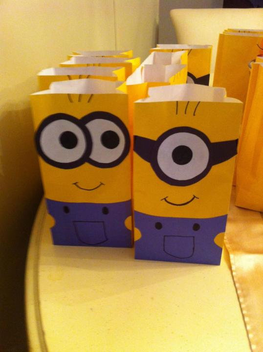 1 Dozen Minions Paper bag | Lazada PH