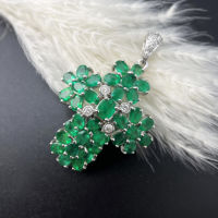 Emerald Diamond Pendant จี้เพชรมรกต มรกตแท้สีเขียว เนื้อสะอาด ประดับเพชรแท้น้ำ96-97 ตัวเรือนเป็นทองขาว18k