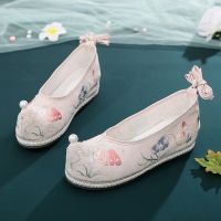 [Baosong รองเท้าปักลาย 1] Dexian Original Bright Diamond Hanfu Shoes Pearl Toe Shoes Hanfu Embroidered Shoes Women Cloth Shoes Ancient Costume Bow Shoes Embroidery.A10