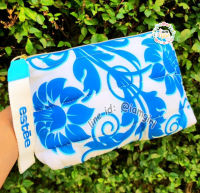 กระเป๋า Estee Lauder Blue Flower Print Pouch ลายดอกไม้ สีฟ้าขาว