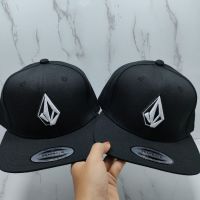 ฮิปฮอป  แบนราบด้านบนNew Arrival Imported Volcom Logo Snapback Hats Premium Qualityหมวกแก๊ป ผู้ชาย หมวกวินเทจ