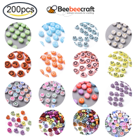 Beebeecraft 200 ชิ้นลูกปัดอะคริลิคทึบแสงแบนกลมที่มีหัวใจสีขาวและดอกไม้และดวงจันทร์และดาวสีชมพู 7x4mm รู: 1.6mm