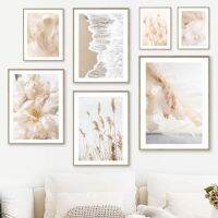 Sumanssa Beige Beach Waves Reed หญ้าดอกไม้ Feather ปาล์ม Leaf Wall Art พิมพ์ภาพวาดผ้าใบ Nordic โปสเตอร์ตกแต่งสำหรับห้องนั่งเล่น