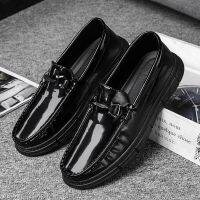 HOT★Casual Men Glossy รองเท้าแบรนด์หรูอย่างเป็นทางการ Loafers อิตาเลี่ยนสีดำชายแบน Breathable