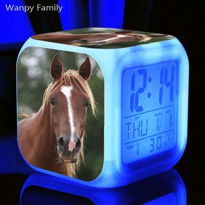 【Worth-Buy】 นาฬิกานาฬิกาอิเล็กทรอนิกส์ห้องกลางคืนแสงสำหรับเด็กนาฬิกาปลุกดิจิทัลเรืองแสง Led 7 "นาฬิกาปลุกม้าทุ่งหญ้าวิ่ง