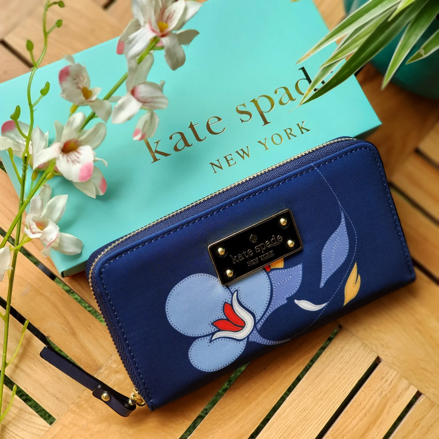 Guaranteed Original Kate Spade Wilson Road Neda Tulip Flower Design Women's  Zip Around Continental Wallet - Navy Blue | Lazada PH