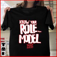 เสื้อยืดโอเวอร์ไซส์เสื้อยืดลายใหม่ขายดี Bayley "Know Your Role Model"S-3XL  6209