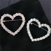 【YF】 Classic Brooch Pins Hollow Rhinestone Brooches for Wedding Jewelry Clothing Accessories