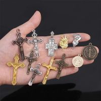 【CW】☒✣  Catholic Gold Necklace Plated Many Christ Statue Medal