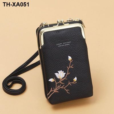 new 2023 embroidery flowers inclined shoulder bag tide girls phone multi-function high-capacity card BaoChun package