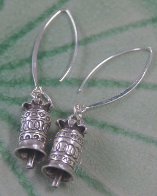 Earrings pure silver Thai Karen hill tribe exotic   สวยงามไทยตำหูเงินกระเหรี่ยงทำจากมือชาวเขางานฝีมือสวยของฝากที่มีคุณค่าของฝากถูกใจ มีคุณค่า