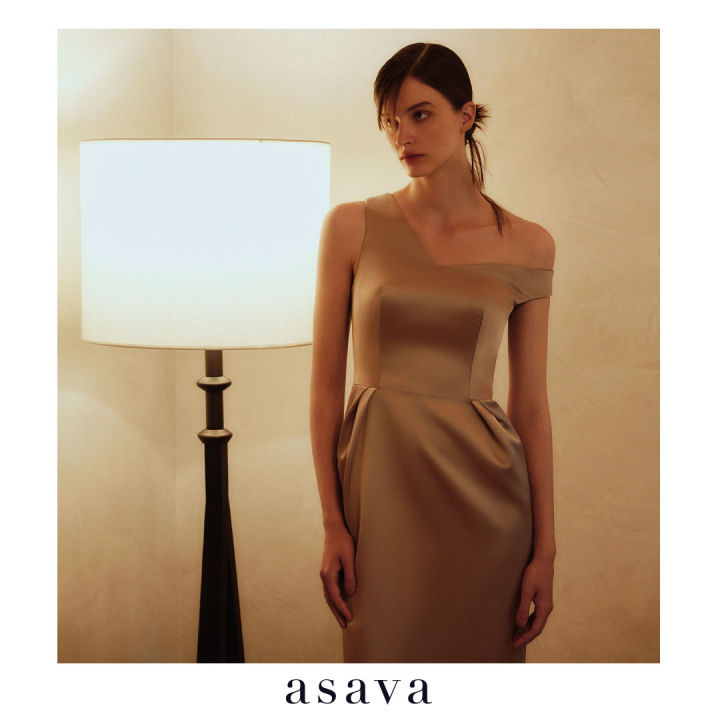 asava-aw22-violetta-slant-neck-dress-เดรส-อาซาว่า-คอปาดไหล่เบี่ยง-แขนกุด