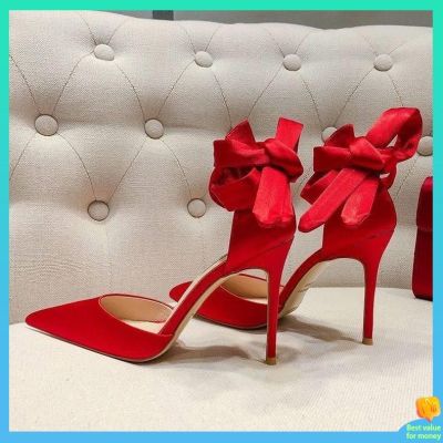 ✸✟☏ รองเท้าส้นแก้ว รองเท้าแก้ว หนึ่งคำส้นสูงของผู้หญิงส้นสูงส้นเท้าของผู้หญิงปี 2022 ฤดูใบไม้ผลิและฤดูร้อนรองเท้าแต่งงานสีแดงซาตินใหม่